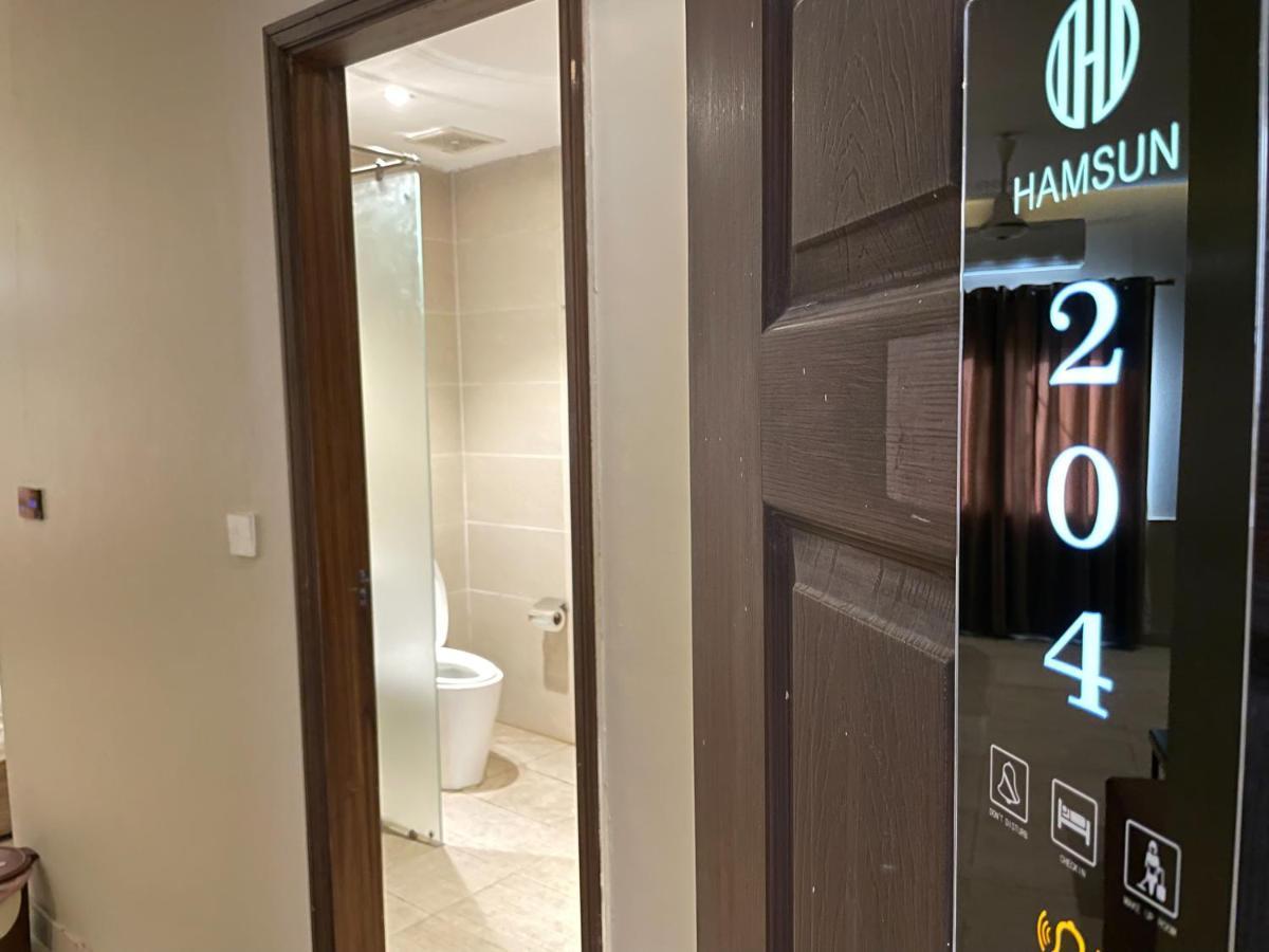 Hotel Hamsun Shahrah-E-Faisal Karáčí Exteriér fotografie