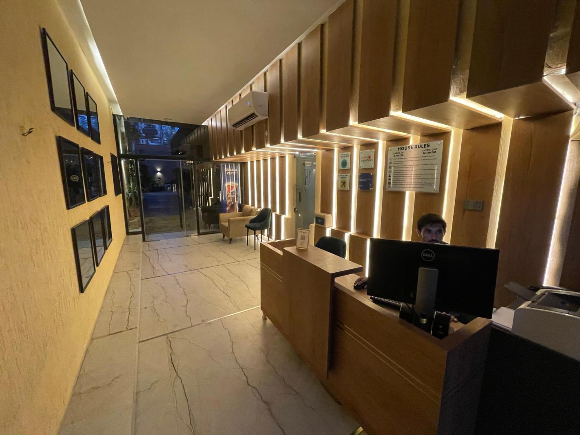 Hotel Hamsun Shahrah-E-Faisal Karáčí Exteriér fotografie