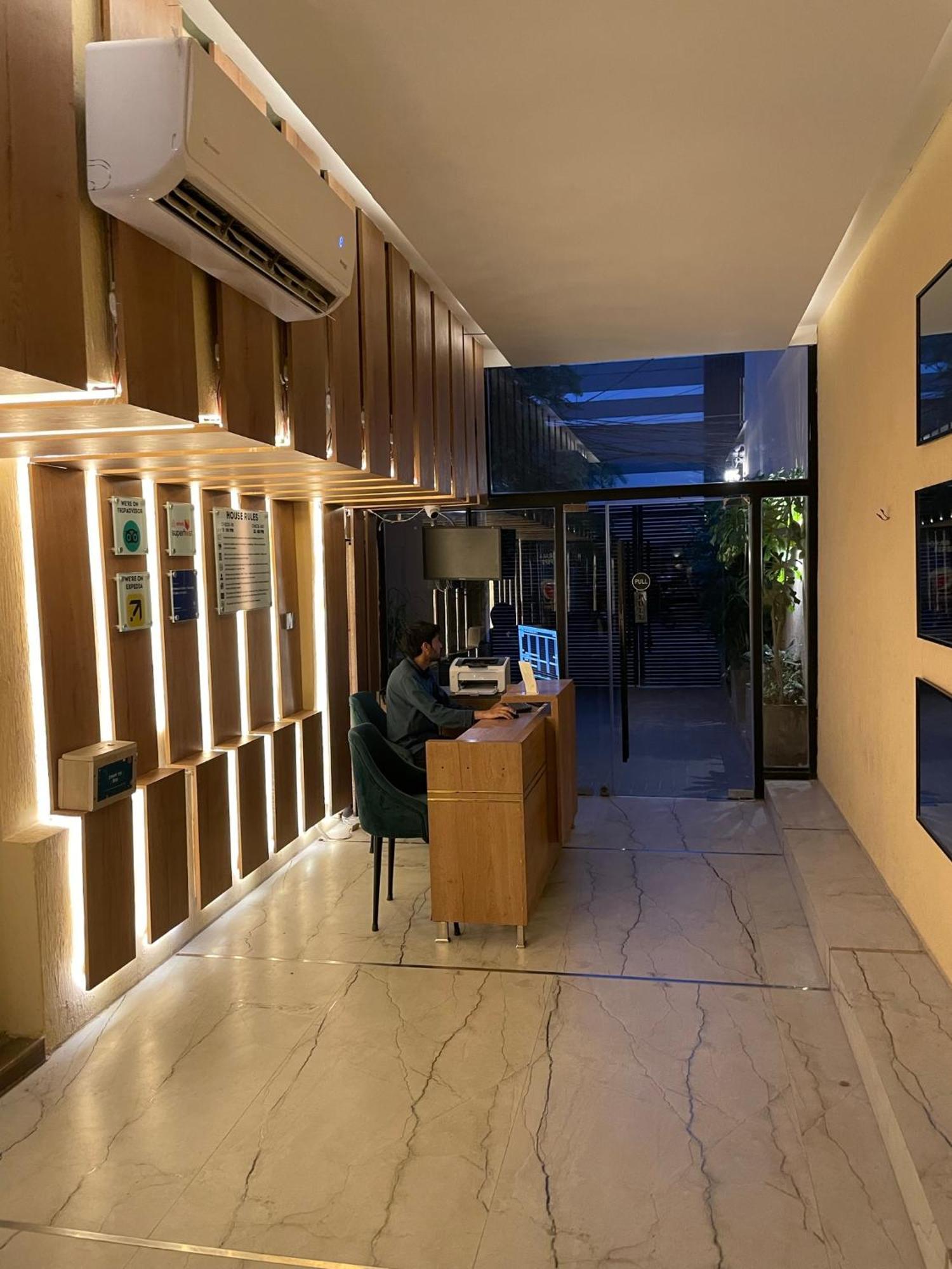 Hotel Hamsun Shahrah-E-Faisal Karáčí Exteriér fotografie